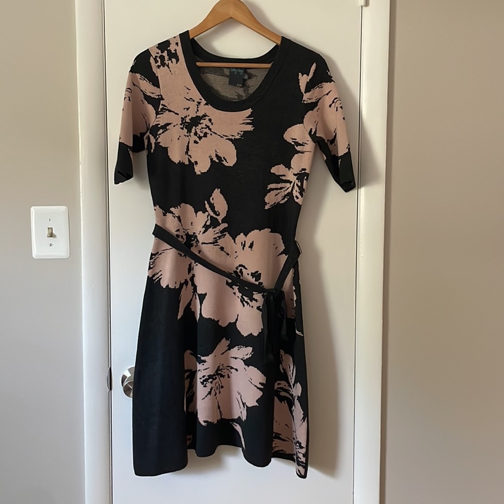 Gabby Sky - Knit Floral Blush & Grey Sweater Dress Short Sleeves with Belt